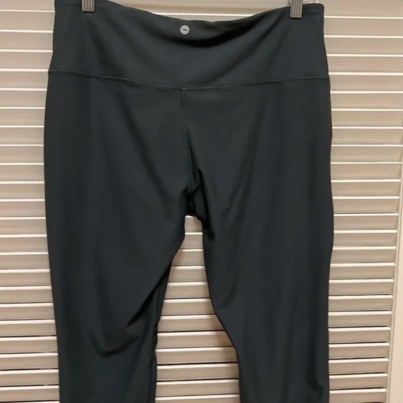 Avia Athletic Leggings / Joggers / Exercise / Running Pants in Green, Size Large - Picture 11 of 15